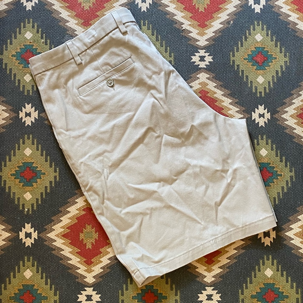 NWOT* Savane Grey Flat Front Shorts